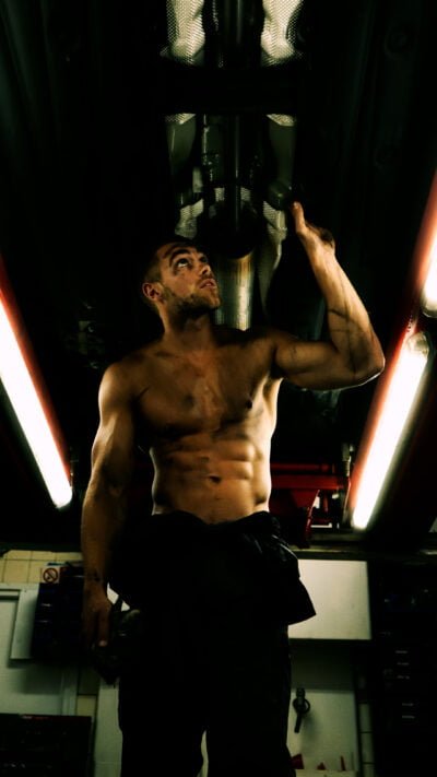 hunq_1-5_4k.00_01_08_22.still015